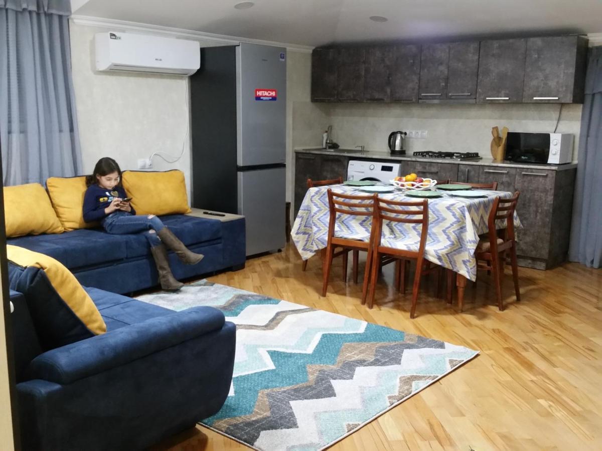 Guest House 15A Kutaiszi Kültér fotó
