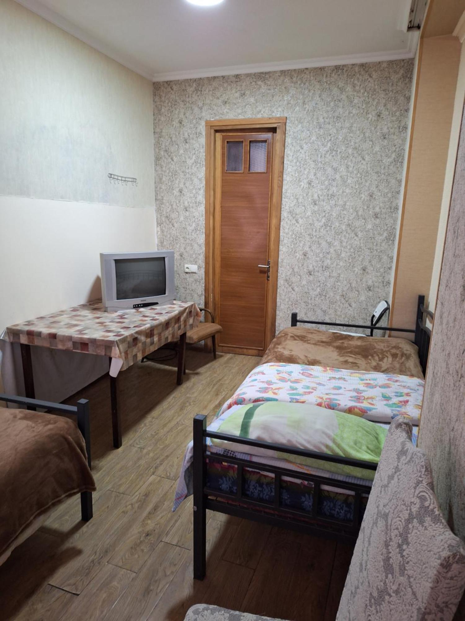 Guest House 15A Kutaiszi Kültér fotó
