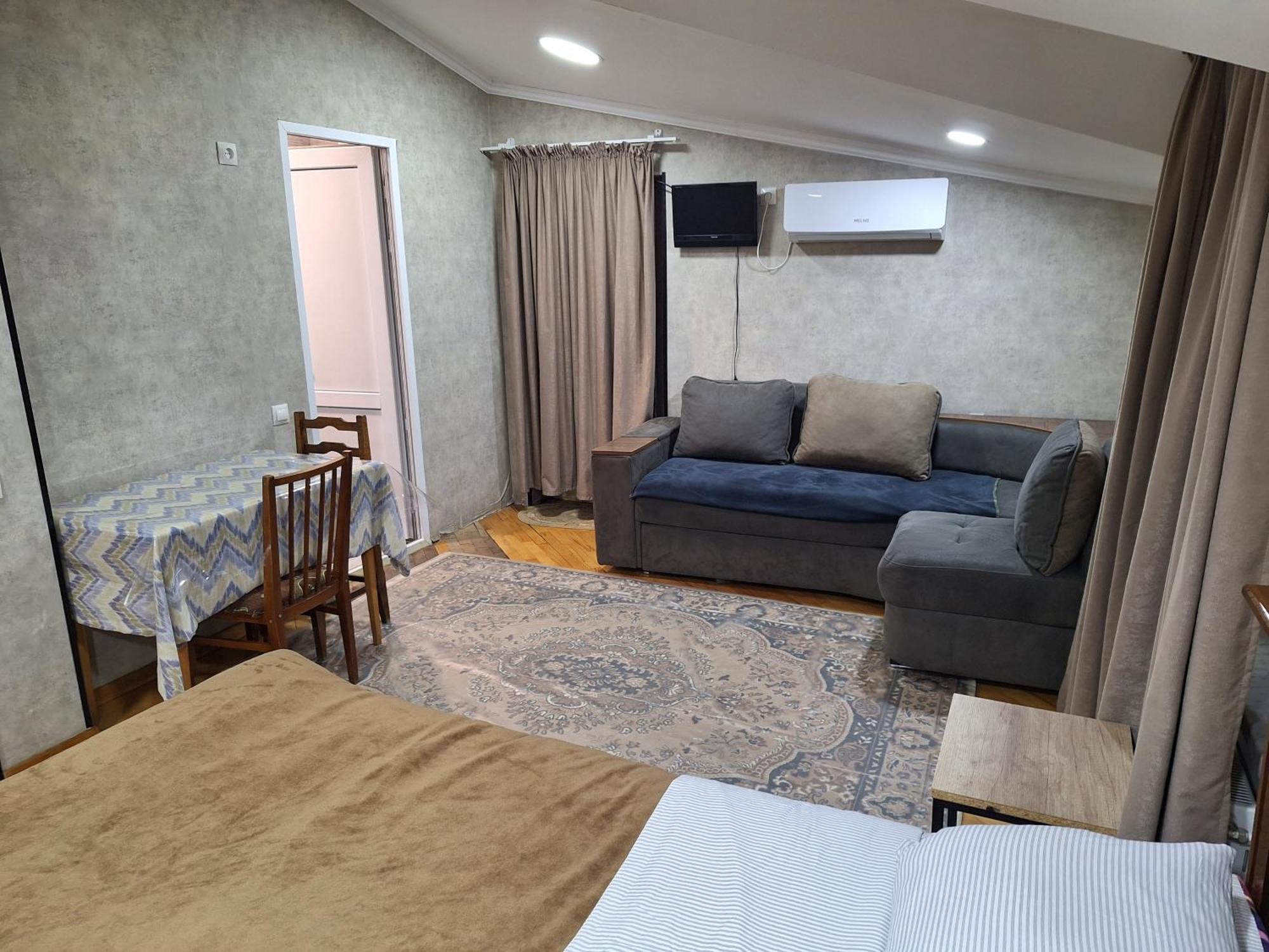 Guest House 15A Kutaiszi Kültér fotó