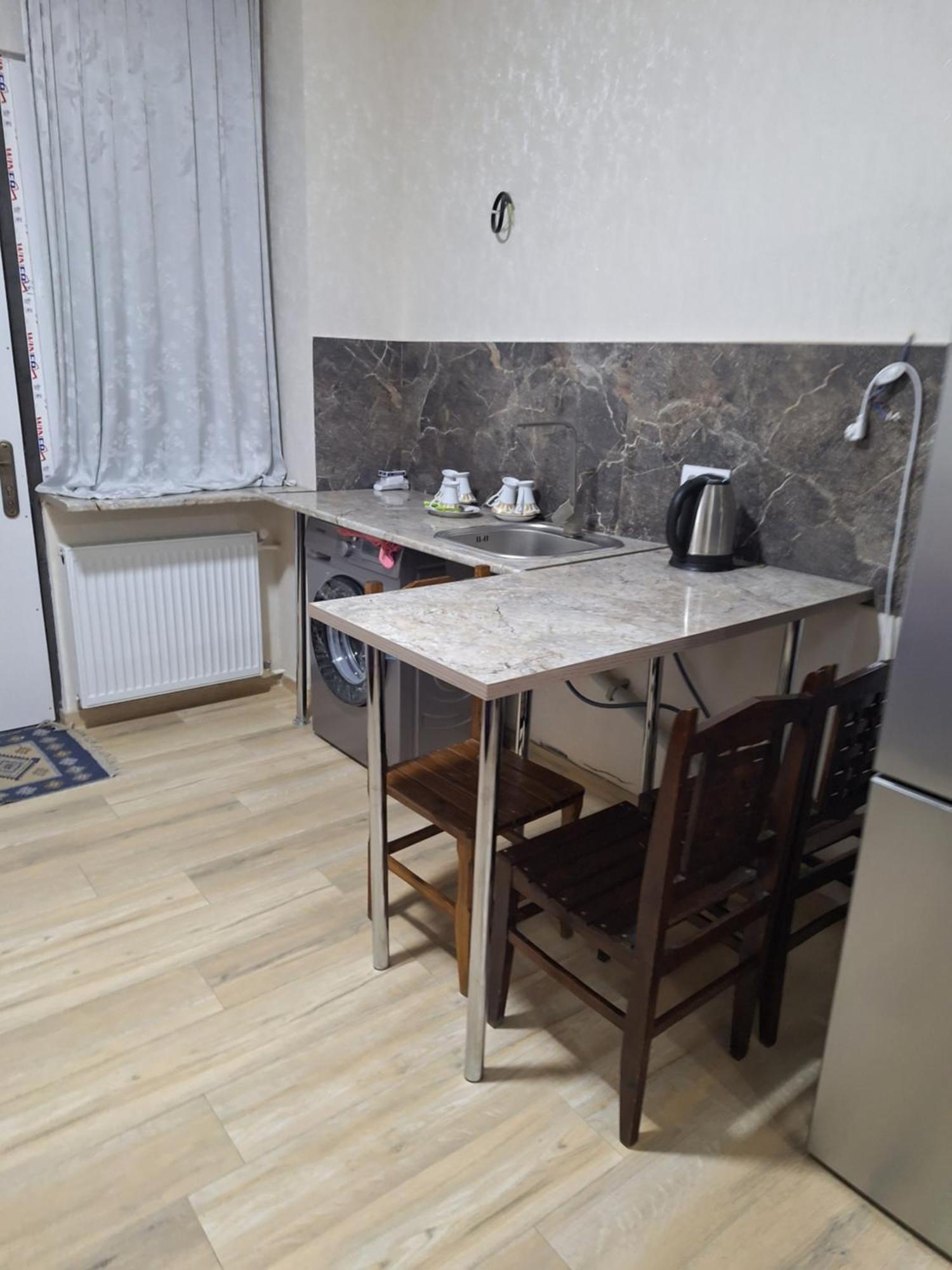 Guest House 15A Kutaiszi Kültér fotó